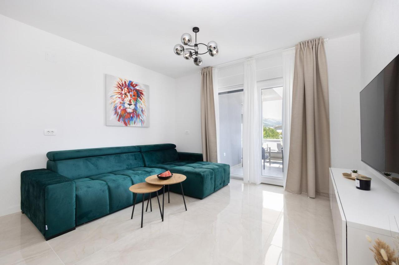 Bonaca Apartments With Terrace And Private Parking Kastela Luaran gambar