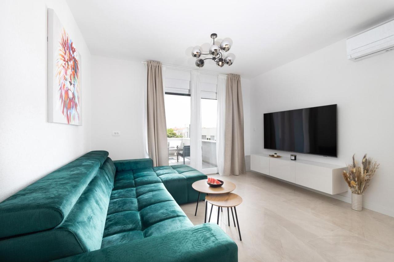Bonaca Apartments With Terrace And Private Parking Kastela Luaran gambar