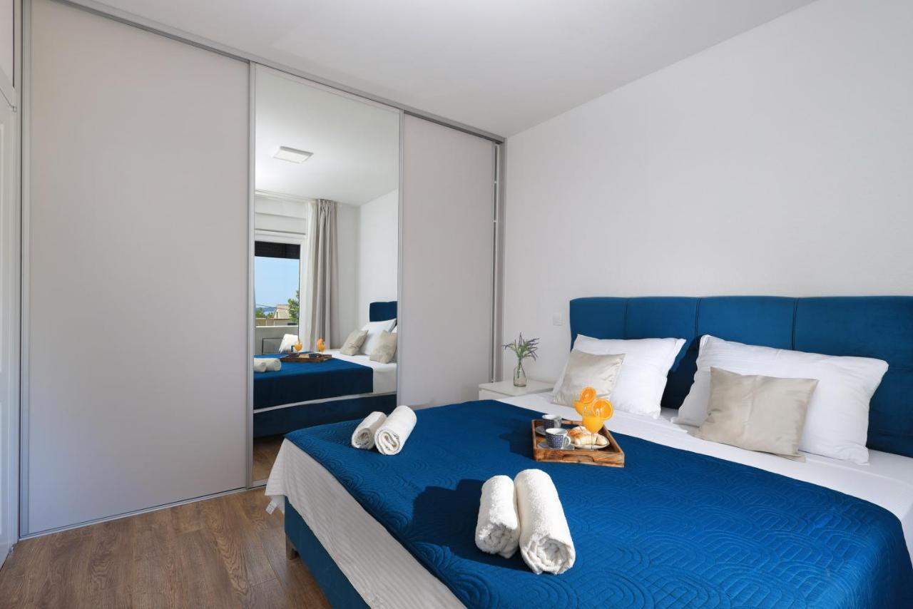 Bonaca Apartments With Terrace And Private Parking Kastela Luaran gambar