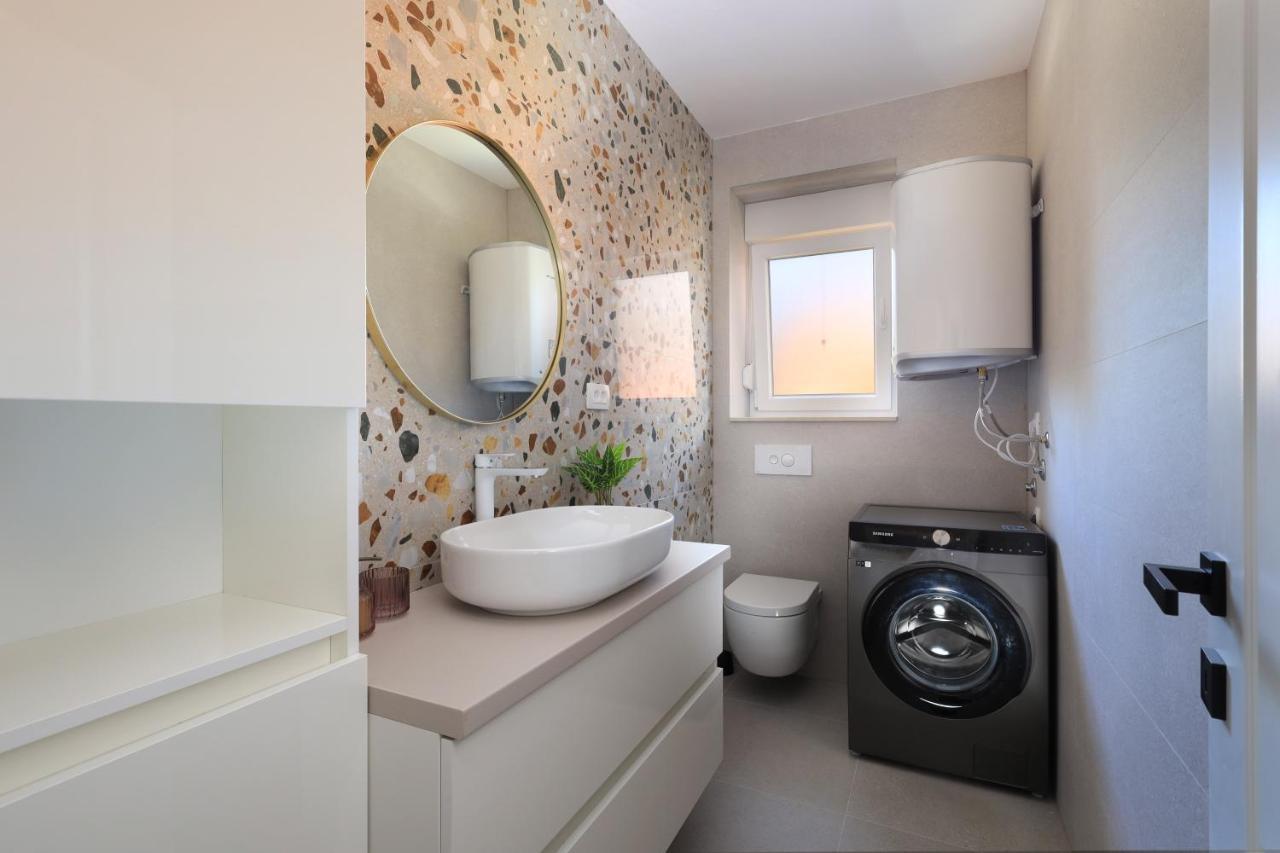 Bonaca Apartments With Terrace And Private Parking Kastela Luaran gambar