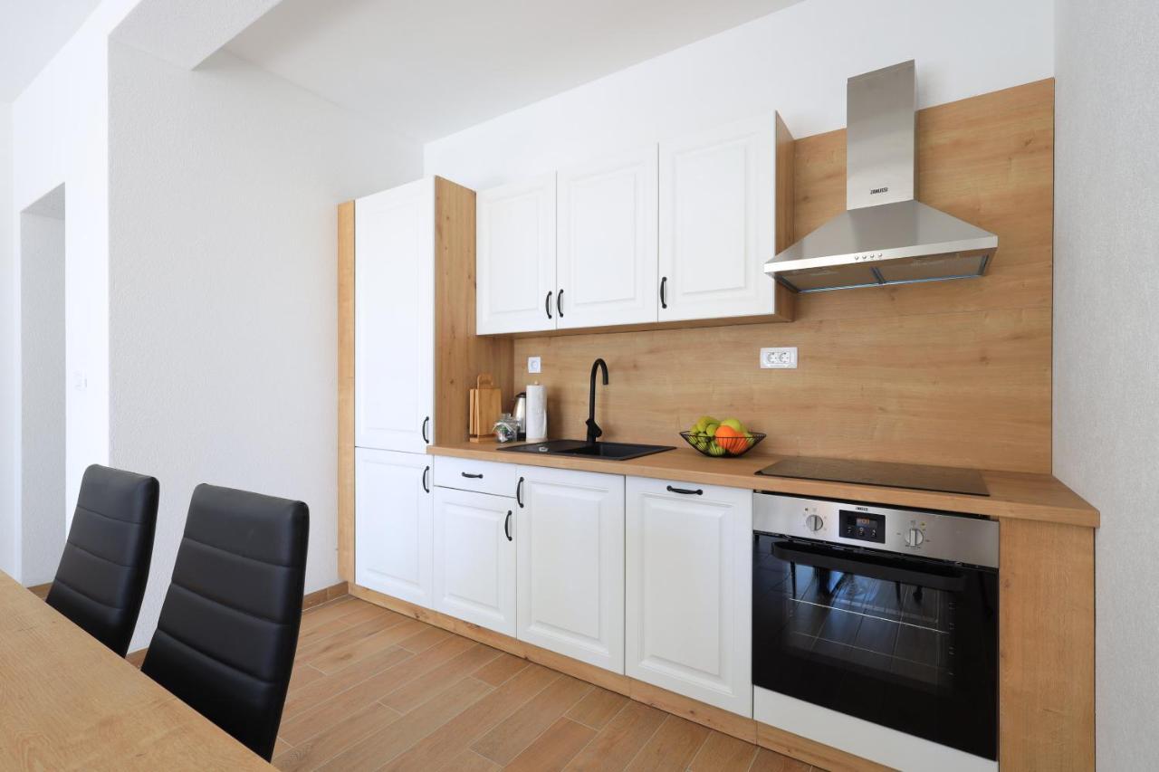 Bonaca Apartments With Terrace And Private Parking Kastela Luaran gambar