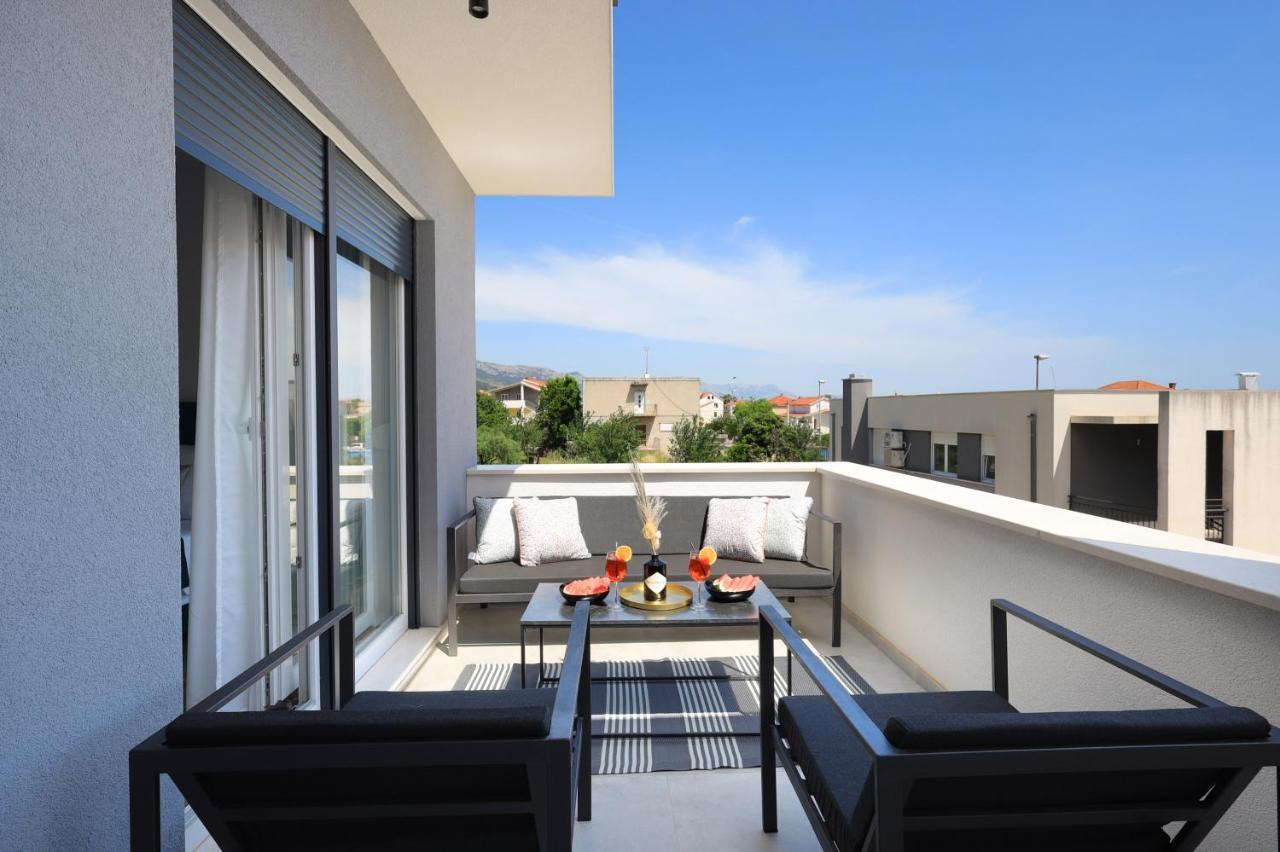 Bonaca Apartments With Terrace And Private Parking Kastela Luaran gambar