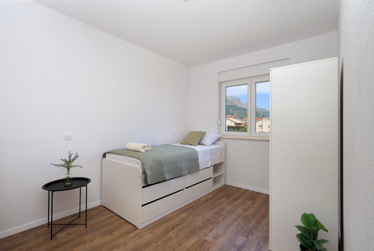 Bonaca Apartments With Terrace And Private Parking Kastela Luaran gambar