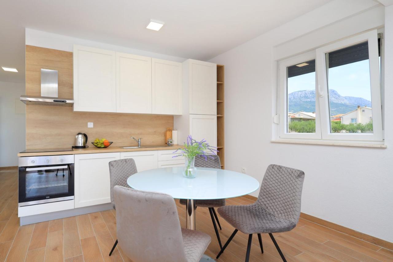 Bonaca Apartments With Terrace And Private Parking Kastela Luaran gambar