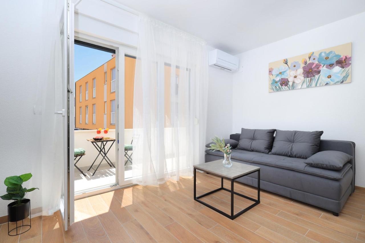 Bonaca Apartments With Terrace And Private Parking Kastela Luaran gambar
