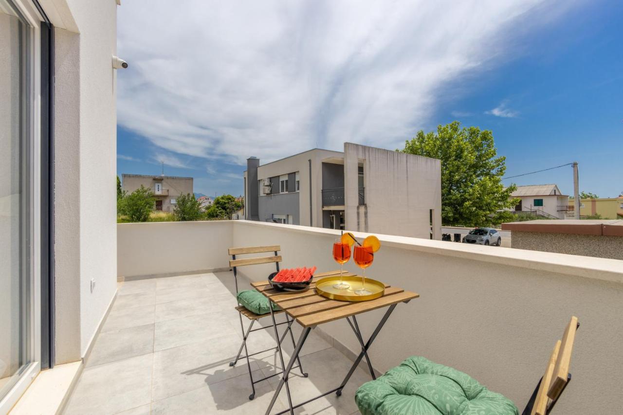 Bonaca Apartments With Terrace And Private Parking Kastela Luaran gambar