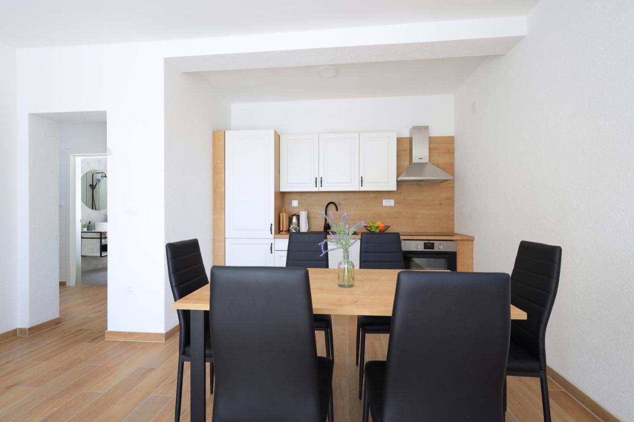 Bonaca Apartments With Terrace And Private Parking Kastela Luaran gambar