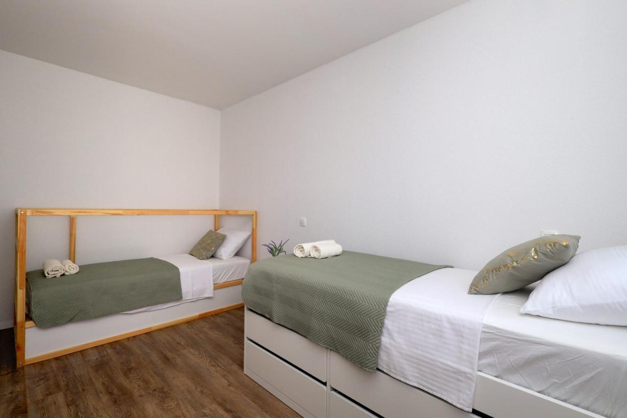 Bonaca Apartments With Terrace And Private Parking Kastela Luaran gambar