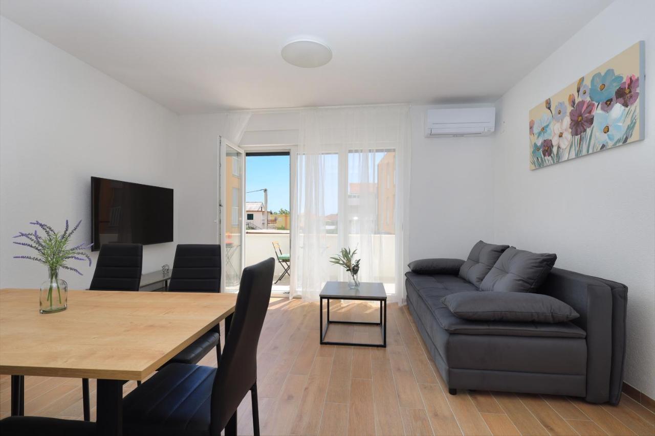 Bonaca Apartments With Terrace And Private Parking Kastela Luaran gambar